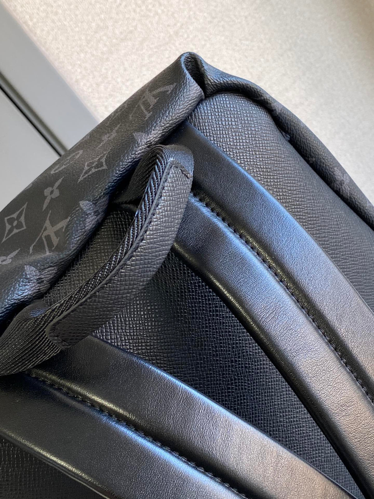 LOUIS VUITTON DISCOVERY BACKPACK 40 IN BLACK MONOGRAM CANVAS