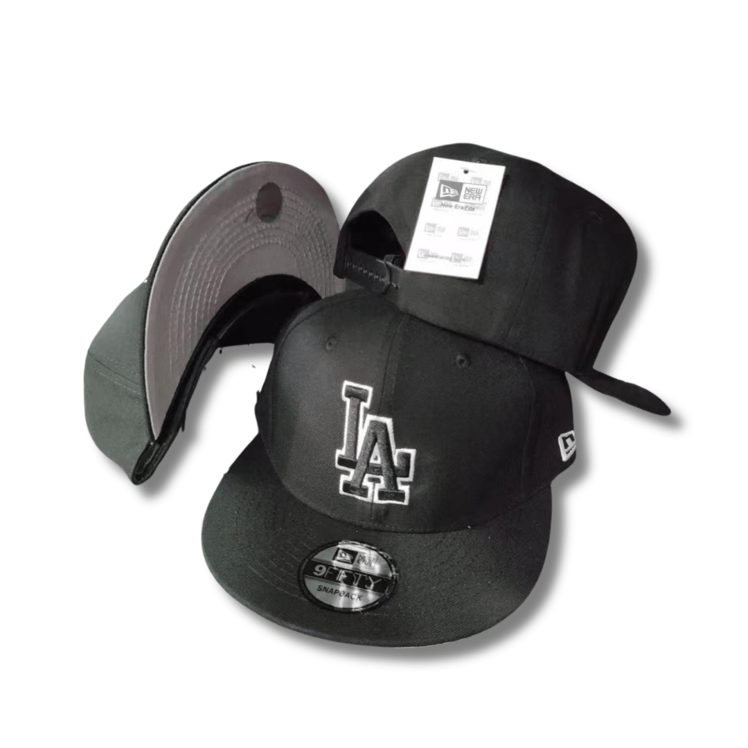 Los Angeles Dodgers New Era 9FIFTY Black with White Logo Outline Snapback Cap