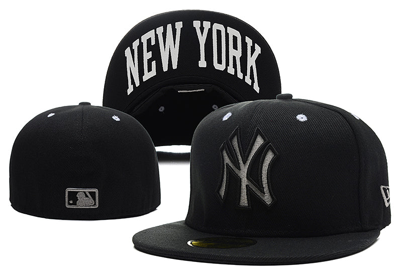 New York Yankees 59FIFTY Hat with Underbill "New York" Detail - Black