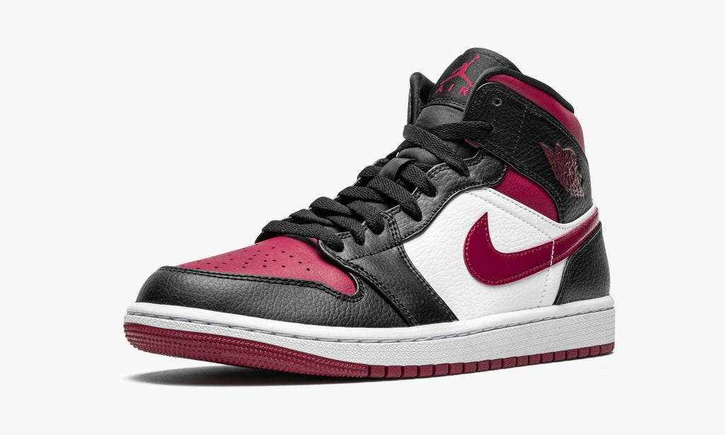 Air Jordan 1 Mid Bred Toe Sneakers