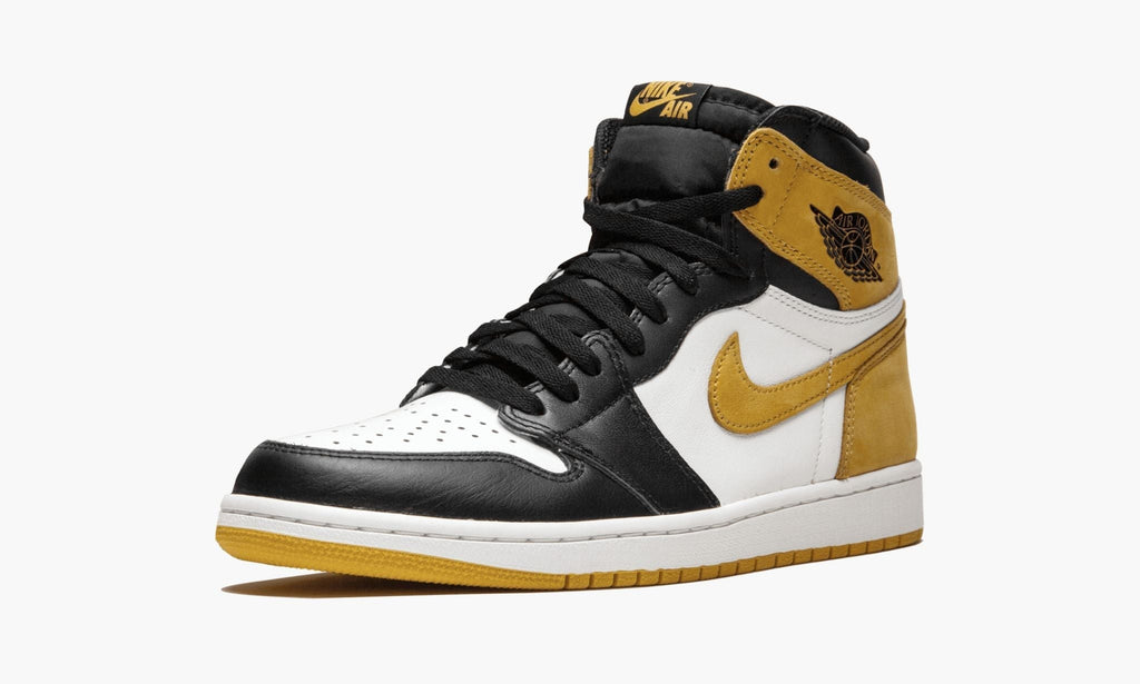 Air Jordan 1 Retro High OG "Yellow Ochre" Sneakers