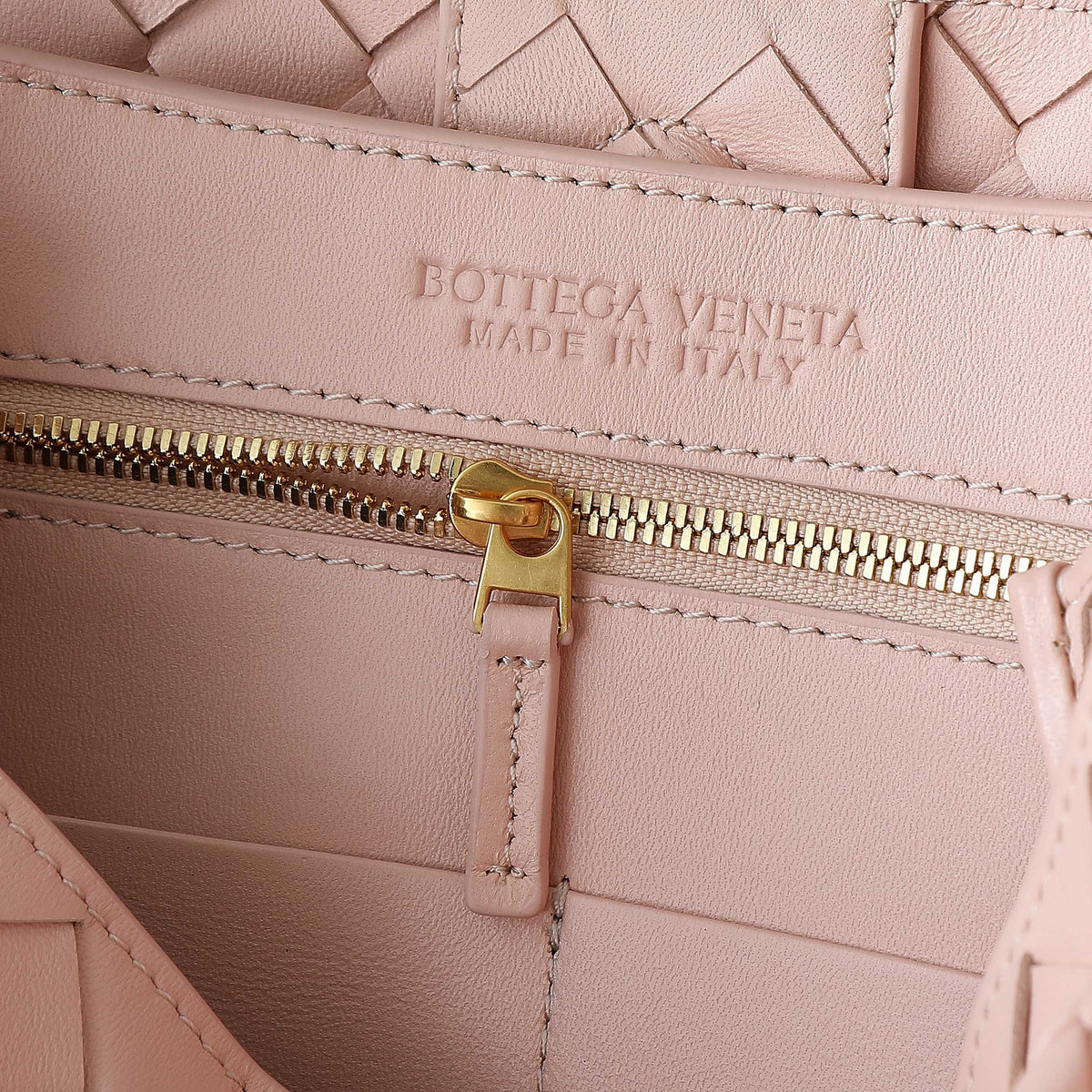BOTTEGA VENETA MEDIUM ANDIAMO 32 IN LIGHT PINK LAMBSKIN