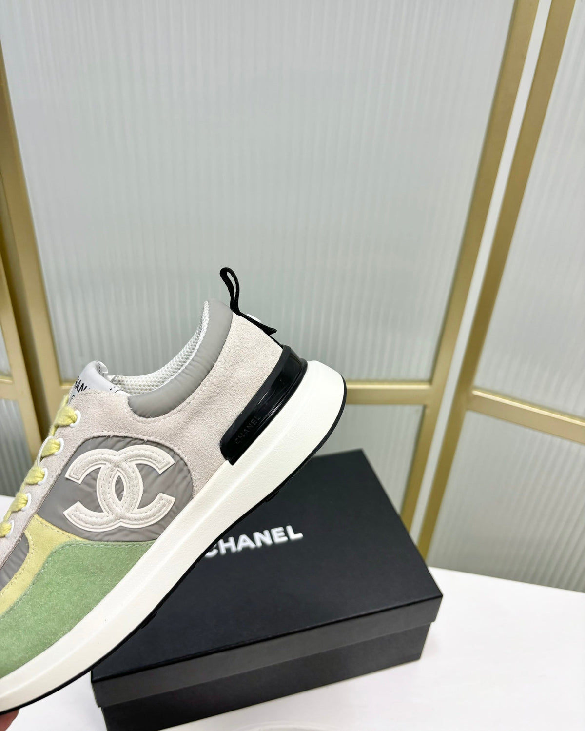 CHANEL SNEAKER IN MULTICOLOR SUEDE