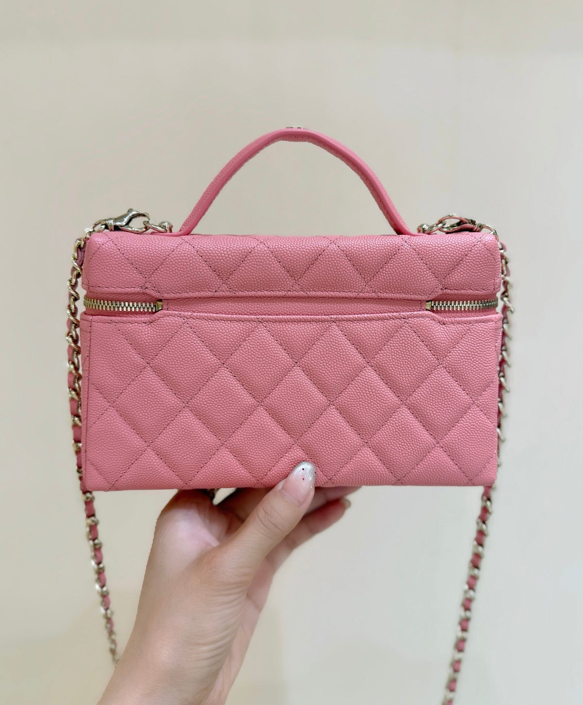CHANEL VANITY CASE 19 IN CONTESSA PINK CALFSKIN GOLD-TONE METALLIC