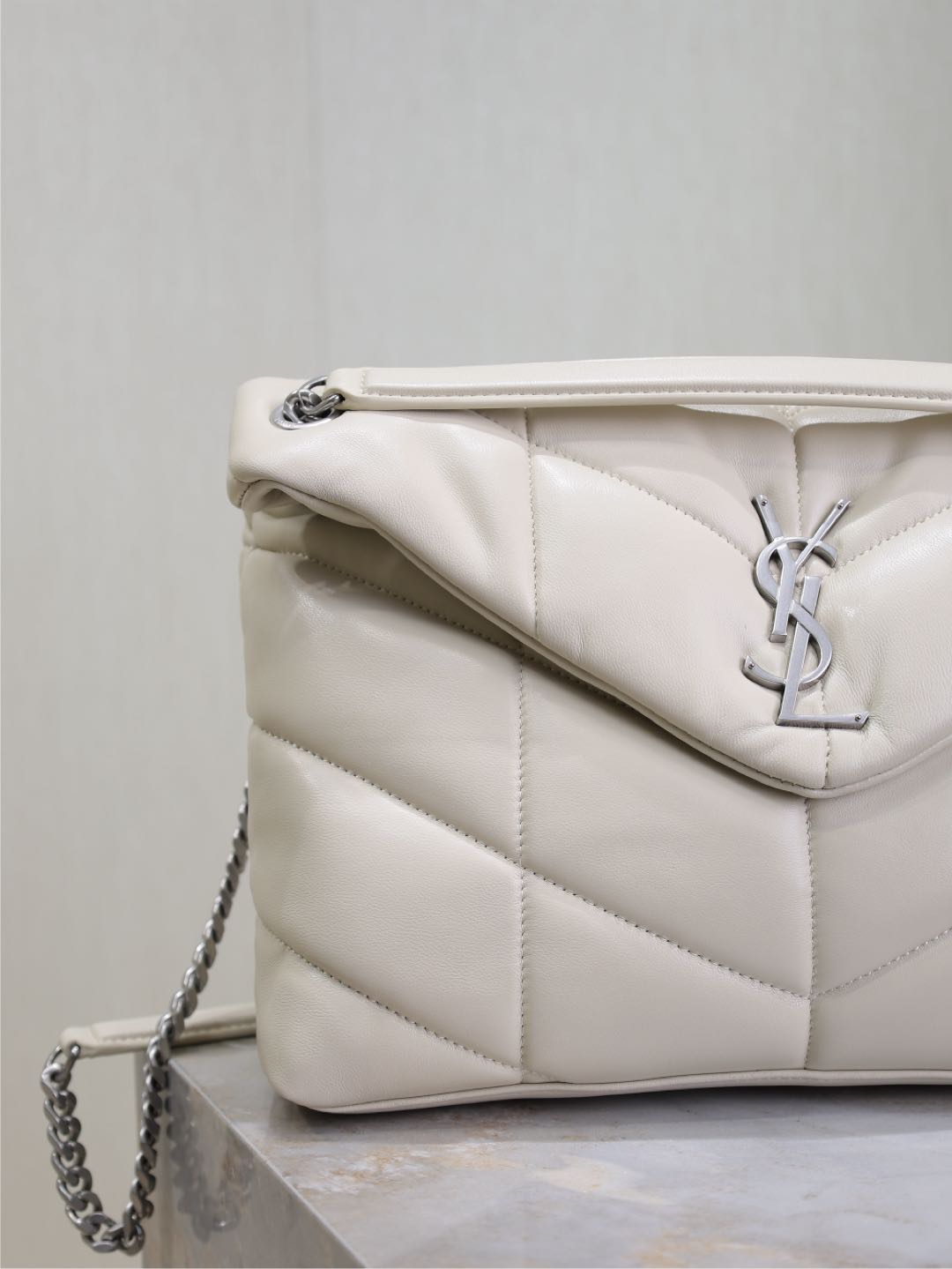 YSL 25S LOULOU PUFFER GM 35 IN SMOKEY TAUPE CALFSKIN SILVER HARDWARE