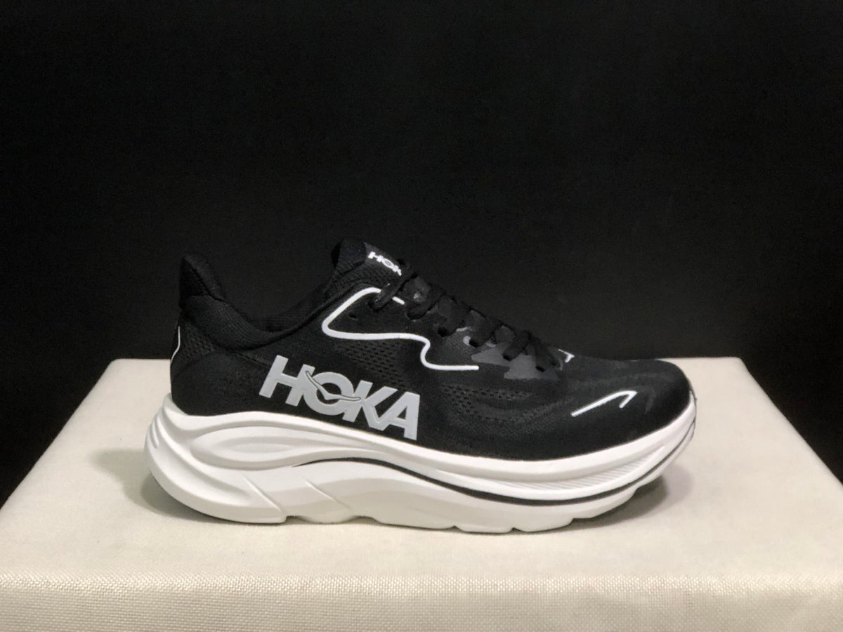 HOKA ONE ONE Clifton 10 Running Shoes