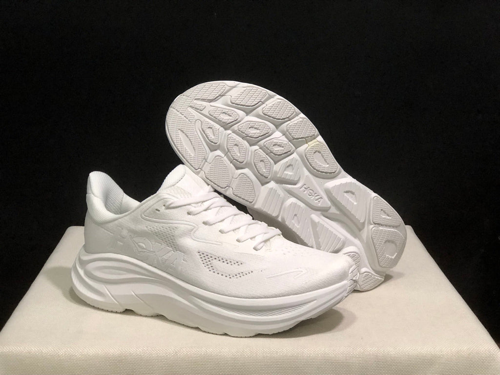 HOKA ONE ONE Clifton 10 Running Shoes