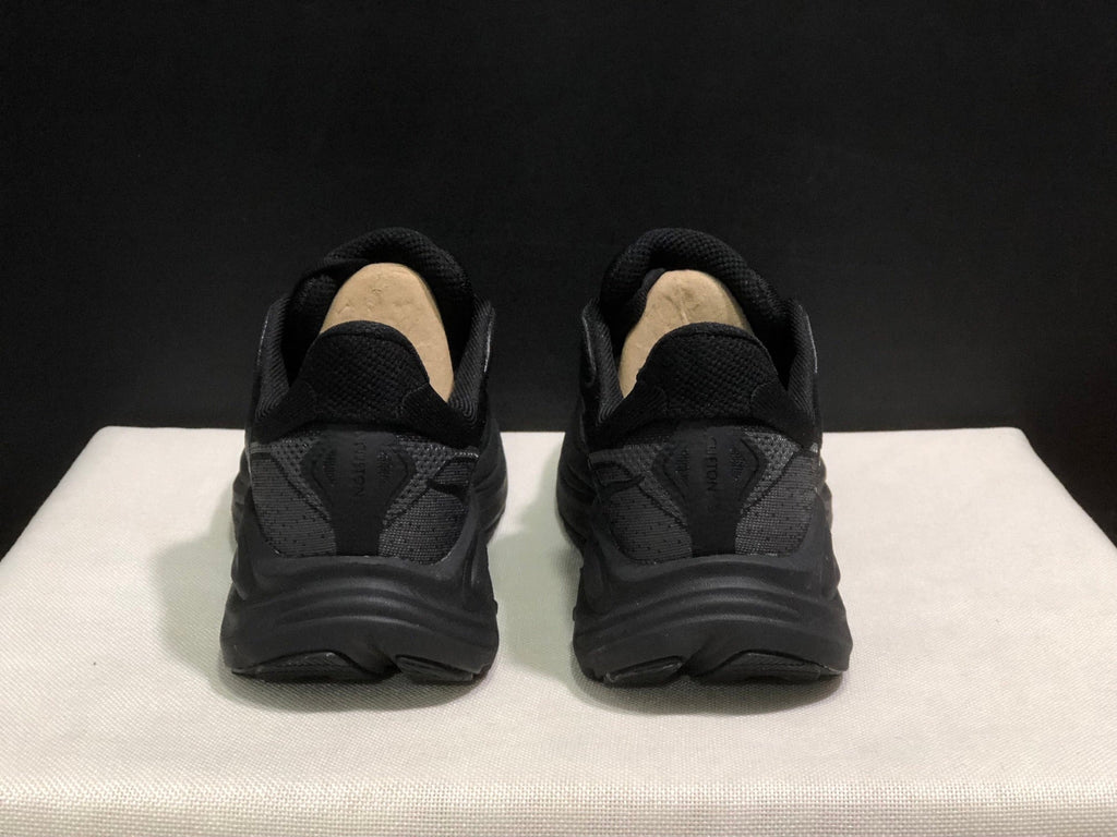 HOKA ONE ONE Clifton 10 Running Shoes
