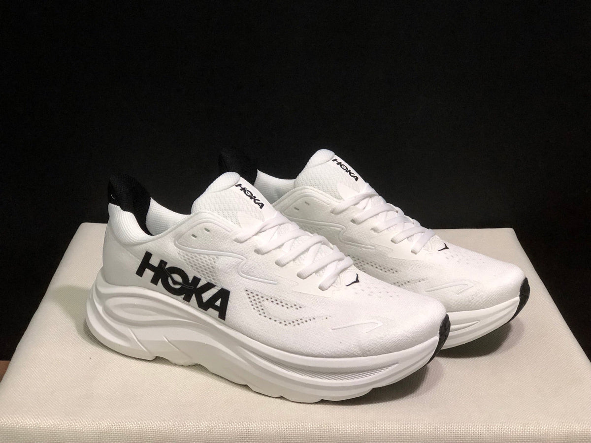 HOKA ONE ONE Clifton 10 Running Shoes