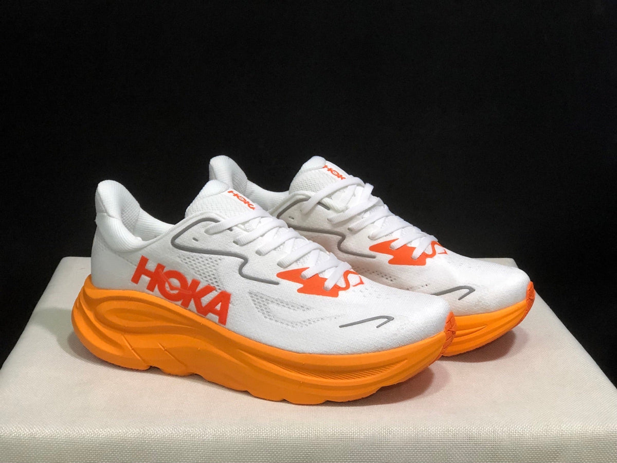 HOKA ONE ONE Clifton 10 Running Shoes