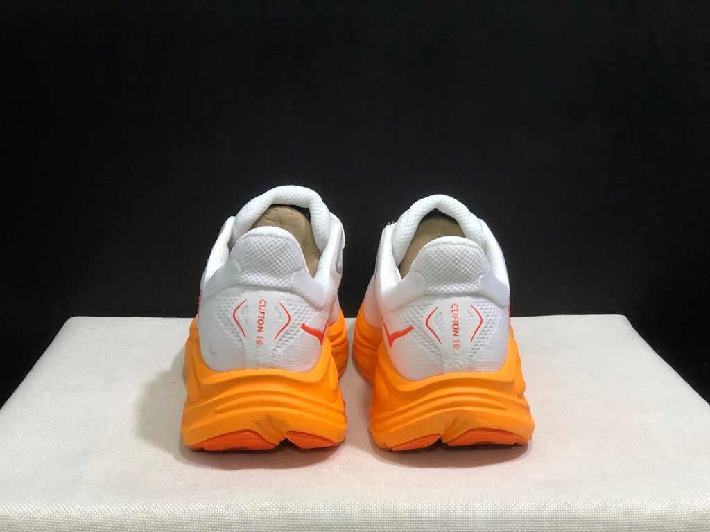 HOKA ONE ONE Clifton 10 Running Shoes