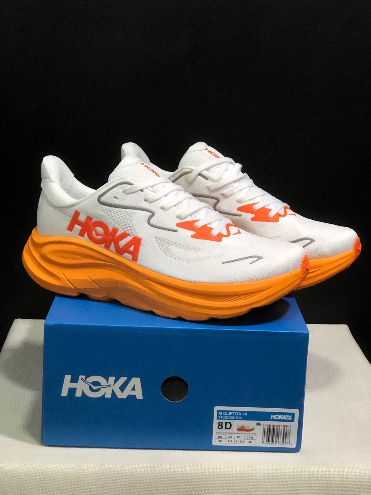 HOKA ONE ONE Clifton 10 Running Shoes