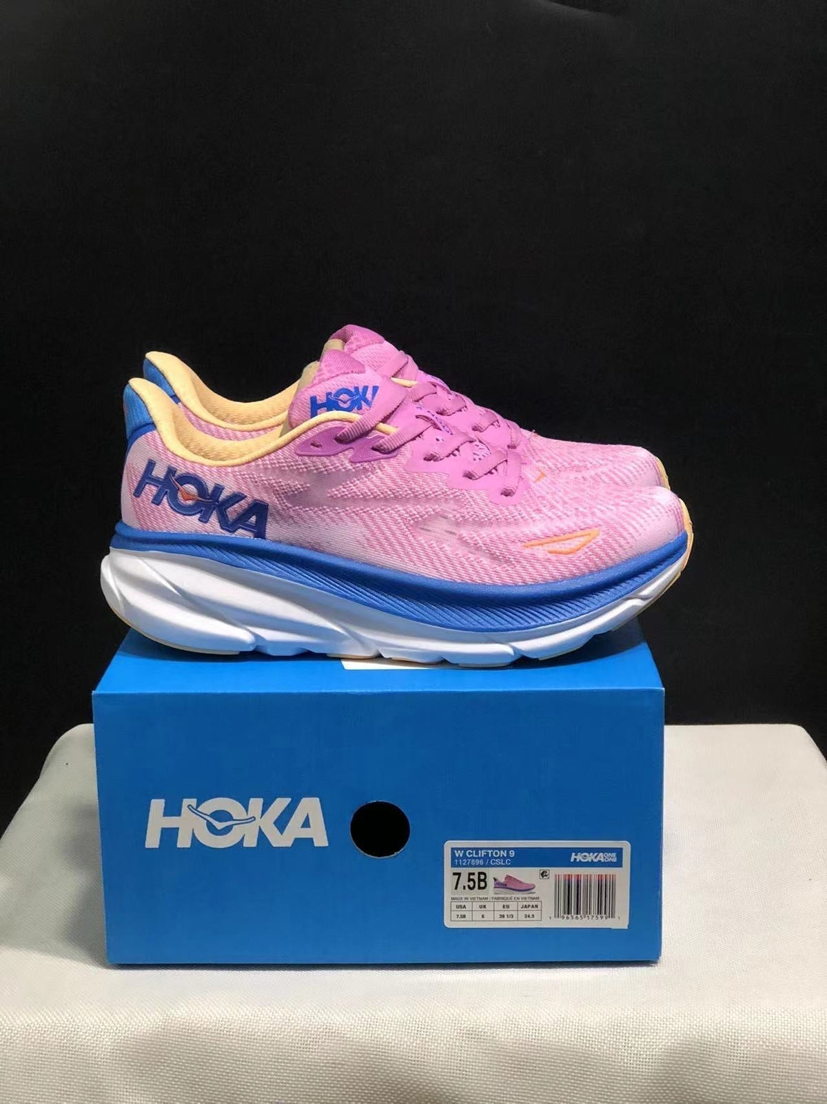 HOKA ONE ONE Clifton 9 Running Shoes