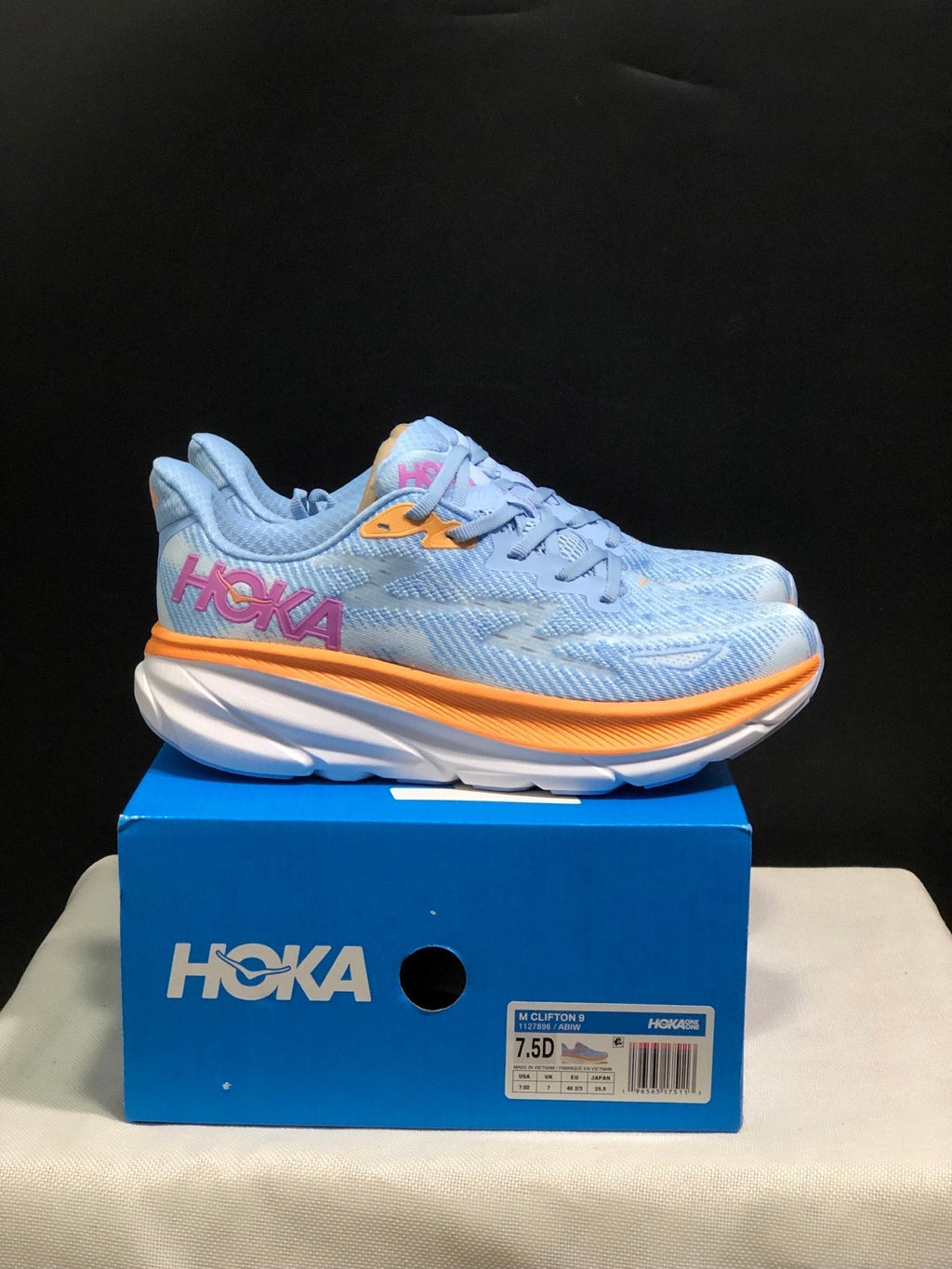 HOKA ONE ONE Clifton 9 Running Shoes