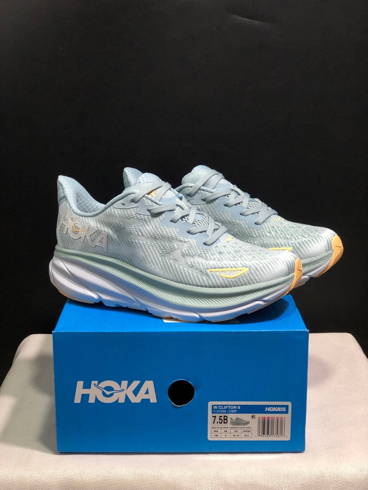 HOKA ONE ONE Clifton 9 Running Shoes