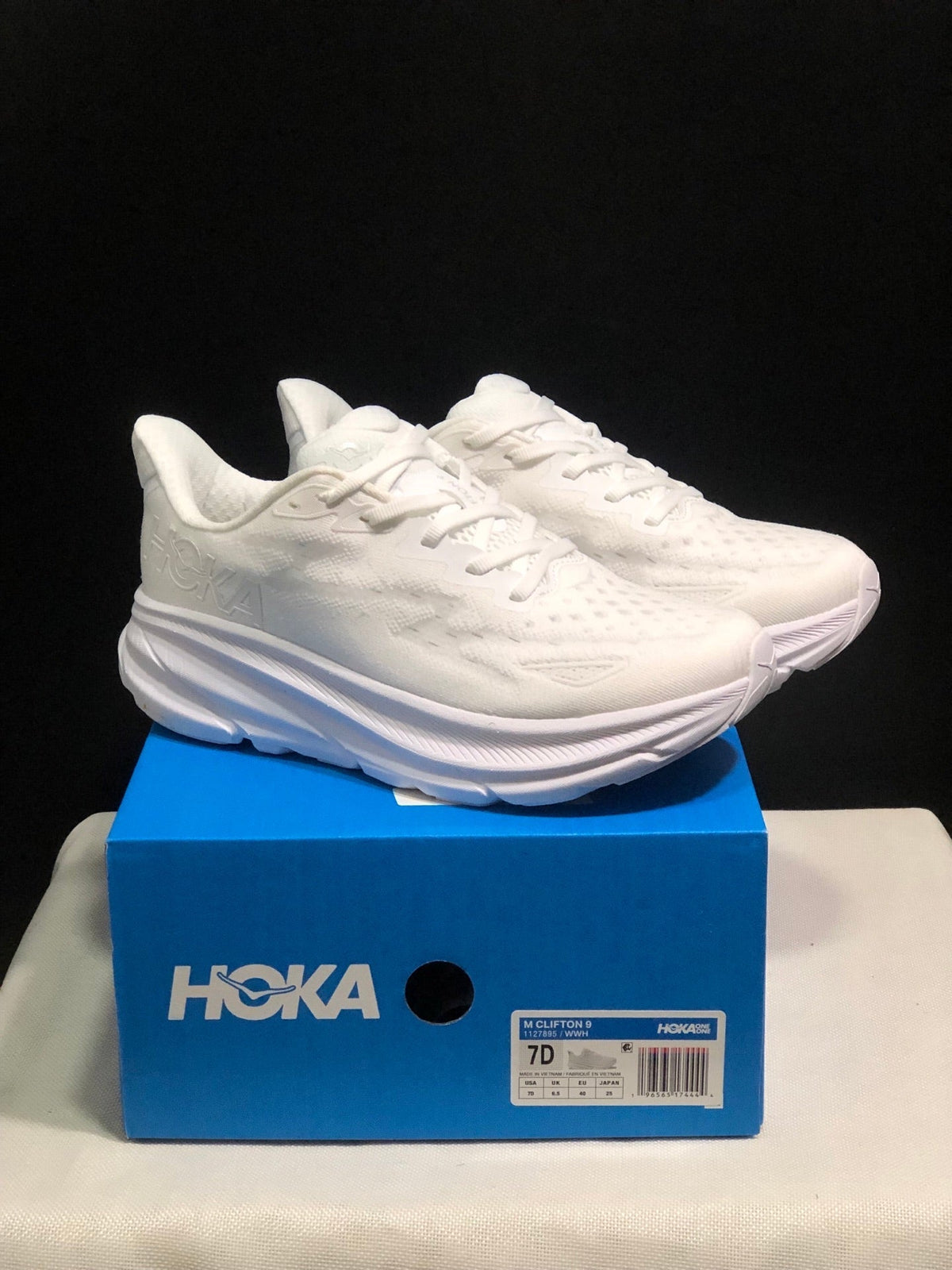 HOKA ONE ONE Clifton 9 Running Shoes