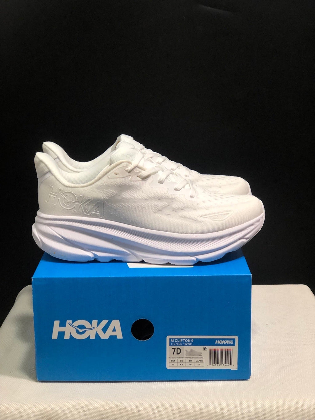HOKA ONE ONE Clifton 9 Running Shoes