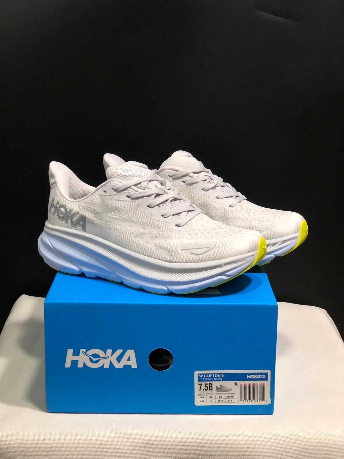 HOKA ONE ONE Clifton 9 Running Shoes