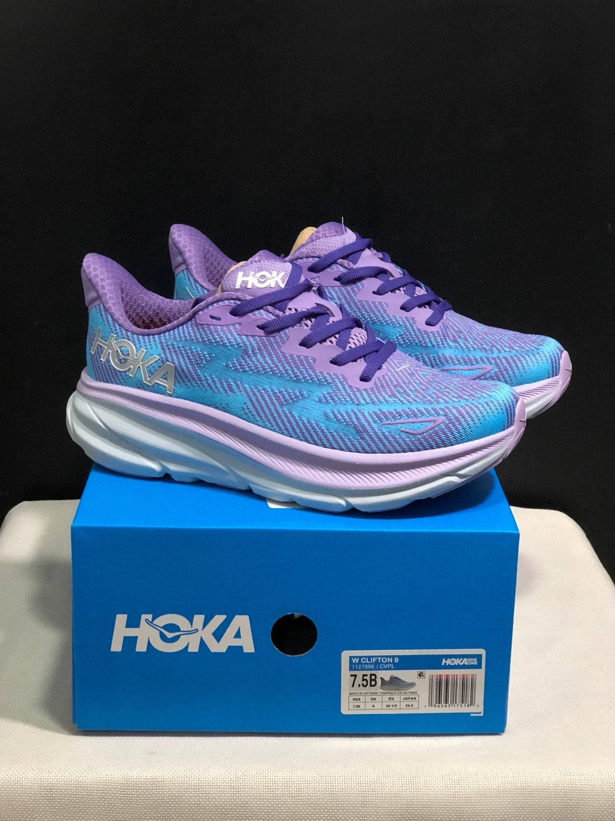 HOKA ONE ONE Clifton 9 Running Shoes