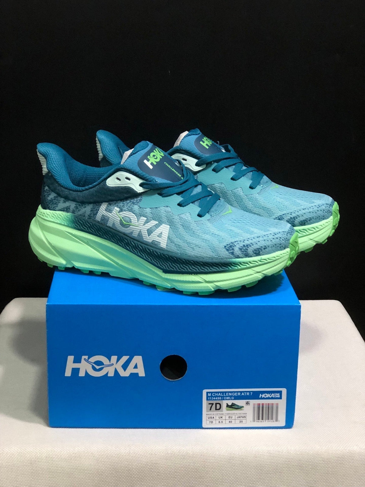 HOKA ONE ONE Challenger 7 Trail Running Shoes