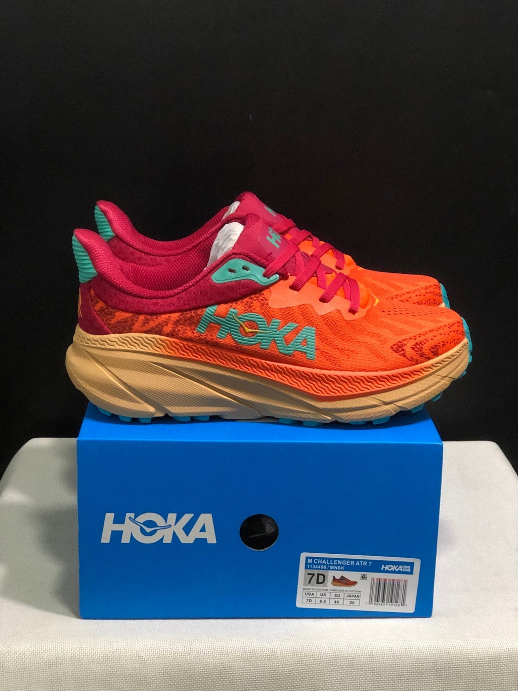 HOKA ONE ONE Challenger 7 Trail Running Shoes
