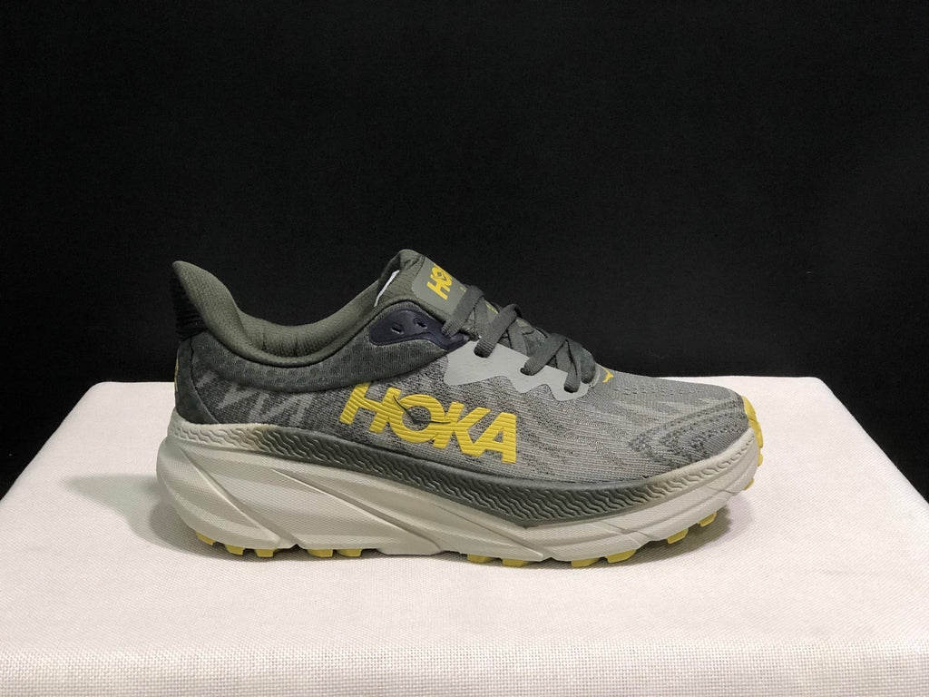 HOKA ONE ONE Challenger 7 Trail Running Shoes
