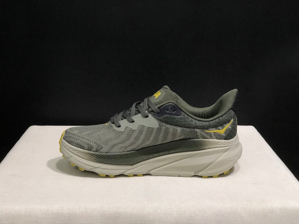 HOKA ONE ONE Challenger 7 Trail Running Shoes