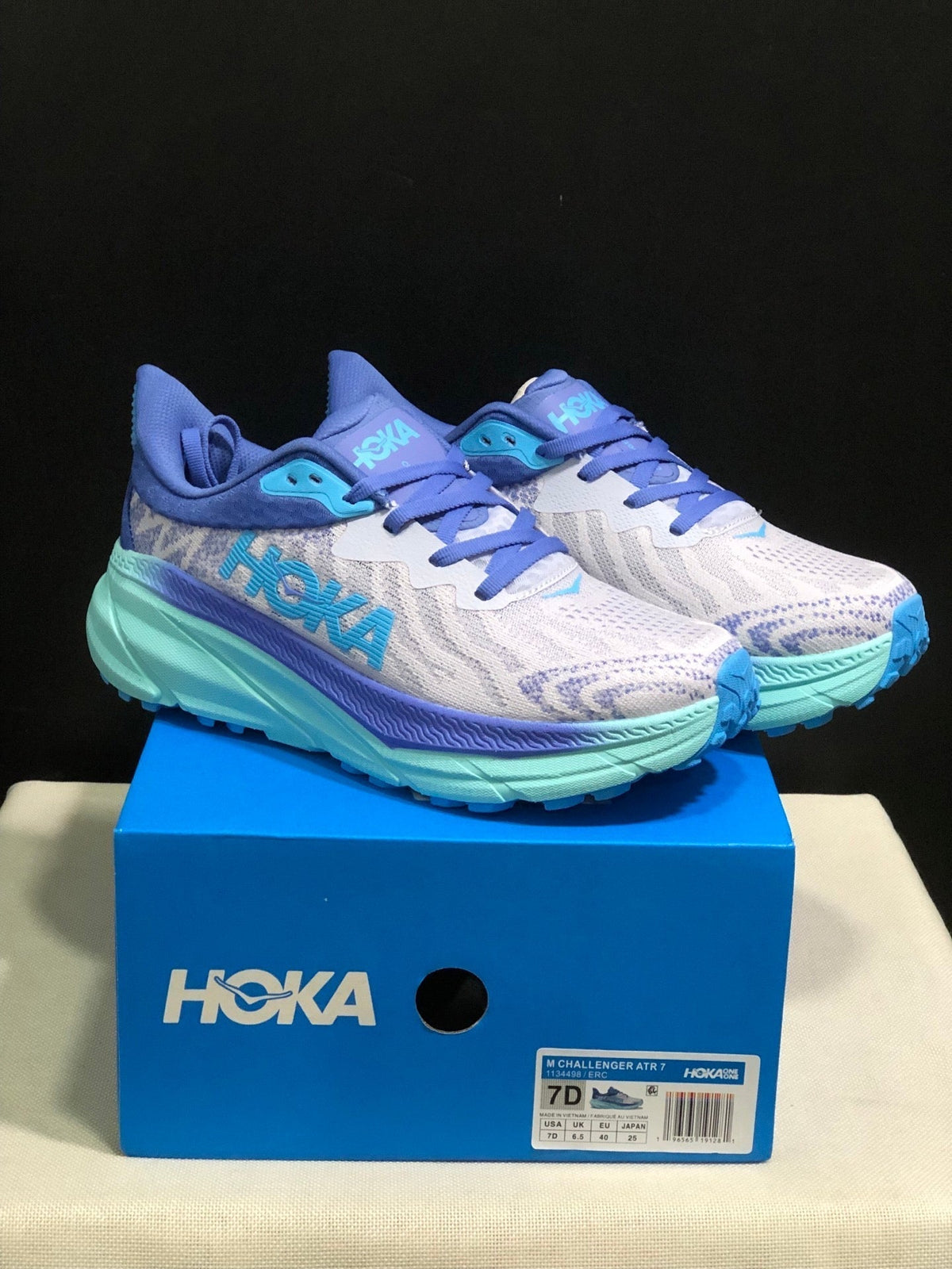 HOKA ONE ONE Challenger 7 Trail Running Shoes